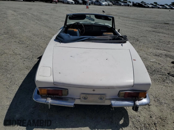 1973 FIAT 124 Spider z VIN 124CS0065983, wystawiony jako Copart lot #57913365 z przebiegiem Nie podano mil oraz Czysty tytuł • Clean title. Historia ofert i sprzedaży dostępna na DreamBid. Obrazek 6.