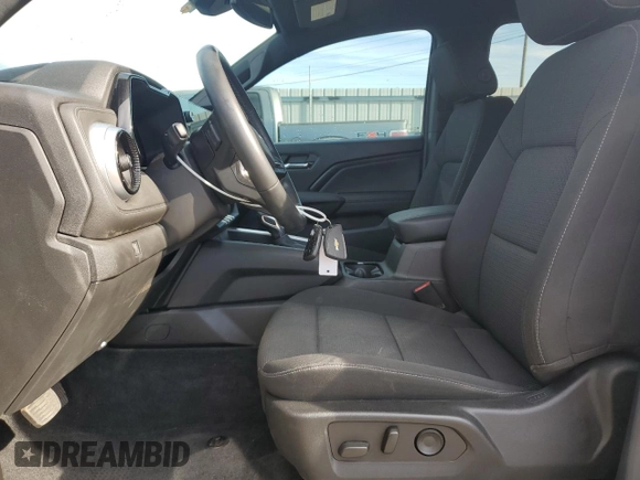 2023 Chevrolet Colorado 2WD LT z VIN 1GCPSCEK9P1133297, wystawiony jako Copart lot #50183195 z przebiegiem Nie podano mil oraz Szkoda całkowita • Salvage title. Historia ofert i sprzedaży dostępna na DreamBid. Obrazek 7.