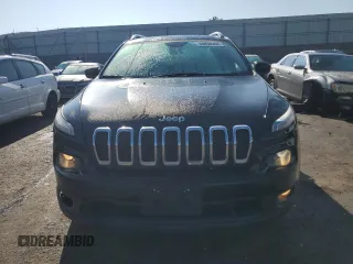 2014 Jeep Cherokee Latitude z VIN 1C4PJMCBXEW284645, wystawiony jako Copart lot #58838355 z przebiegiem 131 631 mil mil oraz Szkoda całkowita • Salvage title. Historia ofert i sprzedaży dostępna na DreamBid. Obrazek 5.