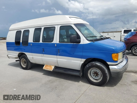 2003 Ford Econoline Cargo with VIN 1FDNS24L63HB98083, listed as a Copart auction lot 65953715 with 121,326 mi miles and Salvage title. Bid and sale history available at DreamBid. Image 4.