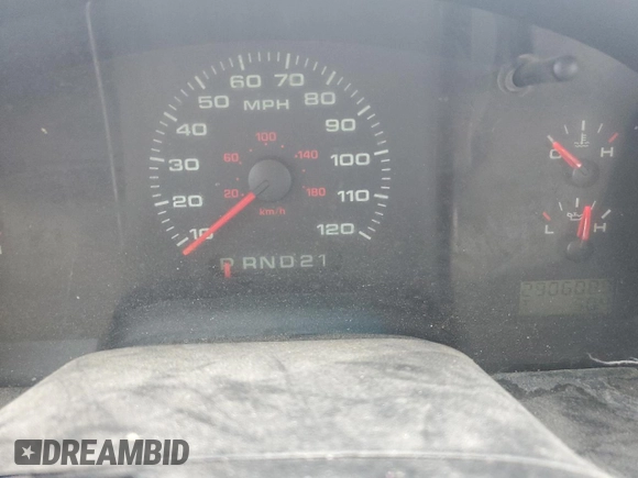 2005 Ford F-150 STX with VIN 1FTRX14W25FA62950, listed as a Copart auction lot 64290195 with 290,608 mi miles and Clean title. Bid and sale history available at DreamBid. Image 9.