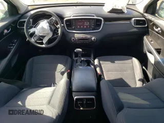 2019 Kia Sorento LX z VIN 5XYPGDA59KG463392, wystawiony jako Copart lot #54970245 z przebiegiem 99 576 mil mil oraz Szkoda całkowita • Salvage title. Historia ofert i sprzedaży dostępna na DreamBid. Obrazek 8.