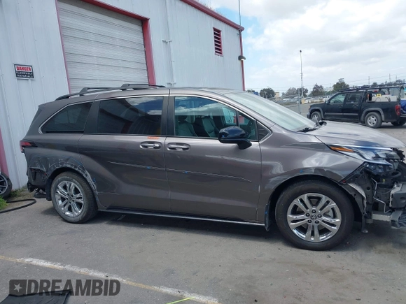 2022 Toyota Sienna XSE z VIN 5TDDSKFC6NS057817, wystawiony jako IAAI lot #42258341 z przebiegiem 196 985 mil mil oraz . Historia ofert i sprzedaży dostępna na DreamBid. Obrazek 14.