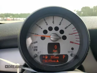 2013 MINI Hardtop с VIN WMWSU3C57DT681944, выставлен на аукционе Copart как лот 60126245 с пробегом 118 319 миль миль и Списание • Salvage title. История ставок и продаж доступна на DreamBid. Изображение 9.