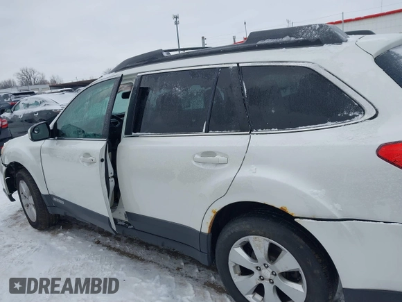 2010 Subaru Outback Premium All-Weather Anniversary z VIN 4S4BRCGC1A3333528, wystawiony jako IAAI lot #41269645 z przebiegiem 184 858 mil mil oraz . Historia ofert i sprzedaży dostępna na DreamBid. Obrazek 14.