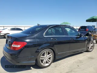 2012 Mercedes-Benz C 250 Sport с VIN WDDGF4HB2CR223351, выставлен на аукционе Copart как лот 60538315 с пробегом 137 032 миль миль и Списание • Salvage title. История ставок и продаж доступна на DreamBid. Изображение 3.