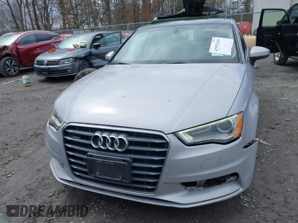2015 Audi A3 z VIN WAUEFHFF9F1030113, wystawiony jako IAAI lot #41953949 z przebiegiem 98 755 mil mil oraz . Historia ofert i sprzedaży dostępna na DreamBid. Obrazek 6.