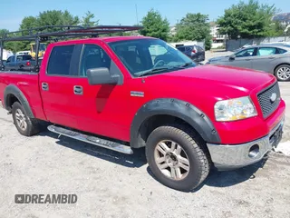 2006 Ford F-150 XLT z VIN 1FTPW14586FB55619, wystawiony jako IAAI lot #42663737 z przebiegiem 176 202 mil mil oraz . Historia ofert i sprzedaży dostępna na DreamBid. Obrazek 1.