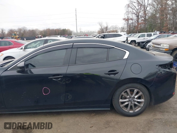 2021 Mazda 3 S с VIN 3MZBPAAL8MM201924, выставлен на аукционе IAAI как лот 40977248 с пробегом 89 894 миль миль и . История ставок и продаж доступна на DreamBid. Изображение 15.