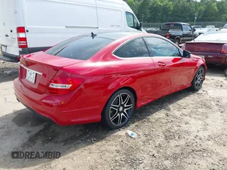 2013 Mercedes-Benz C 250 с VIN WDDGJ4HB9DF963125, выставлен на аукционе IAAI как лот 42725863 с пробегом 71 413 миль миль и . История ставок и продаж доступна на DreamBid. Изображение 4.