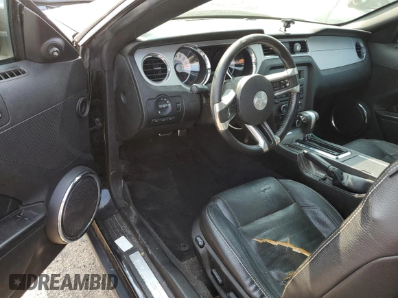 2011 Ford Mustang V6 z VIN 1ZVBP8AM7B5144930, wystawiony jako Copart lot #59091965 z przebiegiem 224 980 mil mil oraz Czysty tytuł • Clean title. Historia ofert i sprzedaży dostępna na DreamBid. Obrazek 8.