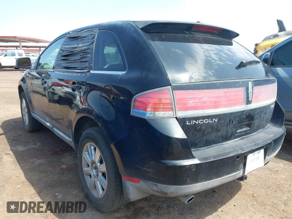 2007 Lincoln MKX z VIN 2LMDU68C07BJ40100, wystawiony jako IAAI lot #42429186 z przebiegiem 189 587 mil mil oraz . Historia ofert i sprzedaży dostępna na DreamBid. Obrazek 3.