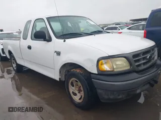 2003 Ford F-150 XL с VIN 1FTRX17W93NA21004, выставлен на аукционе IAAI как лот 42178351 с пробегом 130 686 миль миль и . История ставок и продаж доступна на DreamBid. Изображение 1.