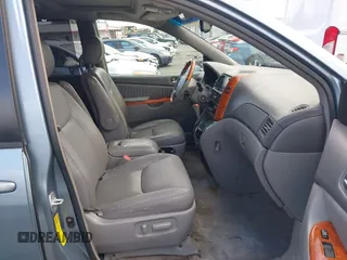 2007 Toyota Sienna XLE z VIN 5TDZK22C77S093580, wystawiony jako IAAI lot #42258590 z przebiegiem 191 274 mil mil oraz . Historia ofert i sprzedaży dostępna na DreamBid. Obrazek 5.