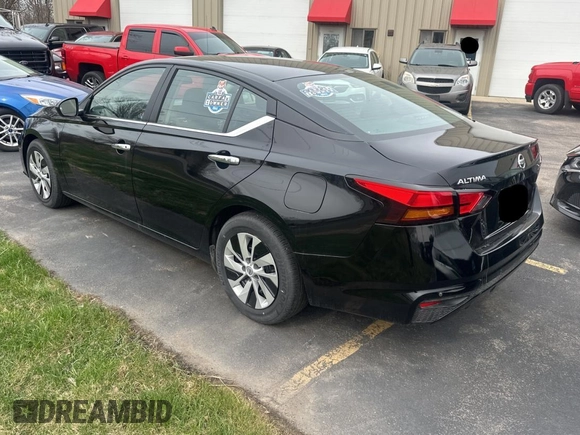 2023 Nissan Altima S with VIN 1N4BL4BV3PN398212, listed as a Copart auction lot 53201095 with 3,425 mi miles and Clean Title. Bid and sale history available at carsss.com. Image 3.