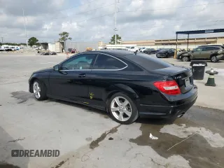 2013 Mercedes-Benz C 250 z VIN WDDGJ4HB5DF967737, wystawiony jako Copart lot #57278155 z przebiegiem 127 644 mil mil oraz Nie do naprawy • Non repairable. Historia ofert i sprzedaży dostępna na DreamBid. Obrazek 2.