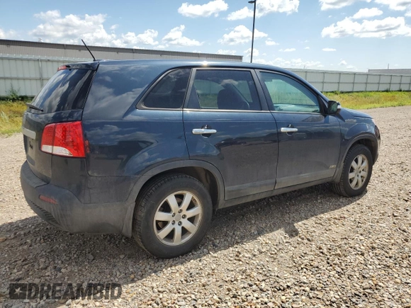 2013 Kia Sorento LX with VIN 5XYKTDA6XDG391488, listed as a Copart auction lot 66174525 with 152,633 mi miles and Clean title. Bid and sale history available at DreamBid. Image 3.