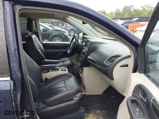 2014 Chrysler Town & Country Touring with VIN 2C4RC1BG1ER255056, listed as a IAAI auction lot 41951379 with 136,606 mi miles. Bid and sale history available at carsss.com. Image 5.