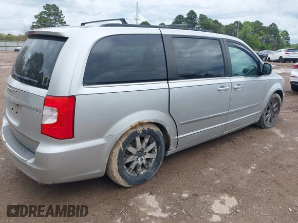 2011 Chrysler Town & Country Touring-L with VIN 2A4RR8DGXBR734005, listed as a IAAI auction lot 41874573 with 170,215 mi miles. Bid and sale history available at carsss.com. Image 4.