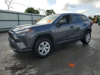 2023 Toyota RAV4 LE z VIN 2T3F1RFV3PC375824, wystawiony jako Copart lot #56701845 z przebiegiem 26 849 mil mil oraz Nie do naprawy • Non repairable. Historia ofert i sprzedaży dostępna na DreamBid. Obrazek 1.