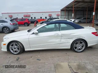 2011 Mercedes-Benz E-Class E 550 with VIN WDDKK7CF7BF108732, listed as a IAAI auction lot 41592820 with 53,640 mi miles. Bid and sale history available at carsss.com. Image 14.