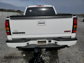 2005 GMC Sierra Denali z VIN 2GTEK63N051284302, wystawiony jako Copart lot #88031695 z przebiegiem 150 006 mil mil oraz Szkody całkowita. Historia ofert i sprzedaży dostępna na DreamBid. Obrazek 6.