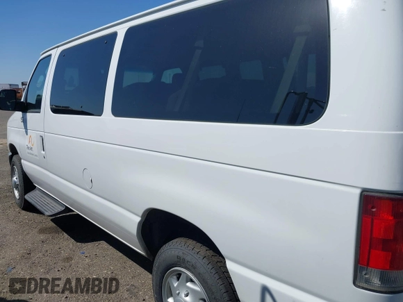2014 Ford Econoline Passenger XL with VIN 1FBNE3BL9EDA22177, listed as a IAAI auction lot 42097378 with 232,100 mi miles. Bid and sale history available at carsss.com. Image 14.