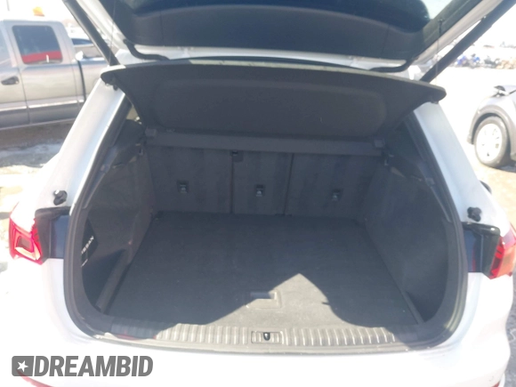 2020 Audi Q3 Premium with VIN WA1AECF31L1098425, listed as a IAAI auction lot 41640806 with 100,462 mi miles and . Bid and sale history available at DreamBid. Image 8.