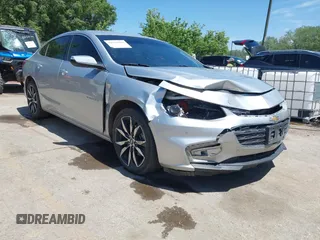2018 Chevrolet Malibu LT z VIN 1G1ZD5ST3JF260612, wystawiony jako IAAI lot #42256107 z przebiegiem 138 192 mil mil oraz . Historia ofert i sprzedaży dostępna na DreamBid. Obrazek 1.