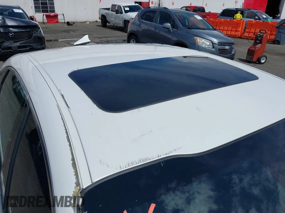 2019 Kia K900 z VIN KNAS34J66K6010426, wystawiony jako IAAI lot #42107537 z przebiegiem 68 601 mil mil oraz . Historia ofert i sprzedaży dostępna na DreamBid. Obrazek 18.