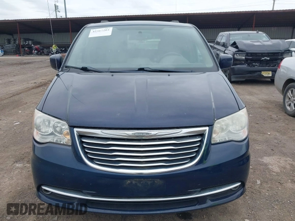 2013 Chrysler Town & Country Touring z VIN 2C4RC1BG1DR677083, wystawiony jako IAAI lot #42317204 z przebiegiem 204 879 mil mil oraz . Historia ofert i sprzedaży dostępna na DreamBid. Obrazek 6.