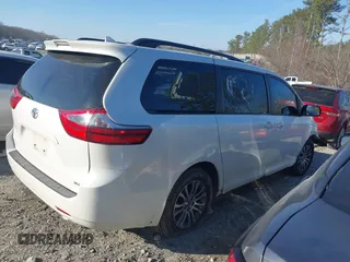 2020 Toyota Sienna XLE Auto Access Seat with VIN 5TDYZ3DC2LS083415, listed as a IAAI auction lot 41485526 with 55,500 mi miles. Bid and sale history available at carsss.com. Image 13.