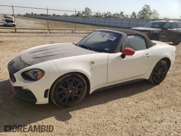 2019 FIAT 124 Spider Urbana Edition z VIN JC1NFAEK6K0142941, wystawiony jako Copart lot #75939004 z przebiegiem 28 402 mil mil oraz Szkoda całkowita • Salvage title. Historia ofert i sprzedaży dostępna na DreamBid. Obrazek 1.
