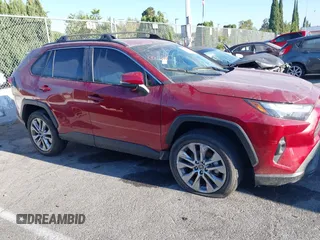 2022 Toyota RAV4 XLE Premium with VIN 2T3C1RFVXNW186053, listed as a IAAI auction lot 40141648 with 7,598 mi miles. Bid and sale history available at carsss.com. Image 13.