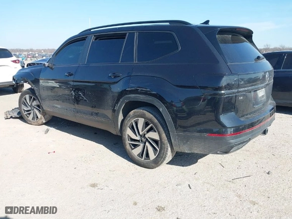 2024 Volkswagen Atlas 2.0T SE w/Technology with VIN 1V2WR2CA5RC548831, listed as a IAAI auction lot 41227379 with 26,929 mi miles. Bid and sale history available at carsss.com. Image 3.