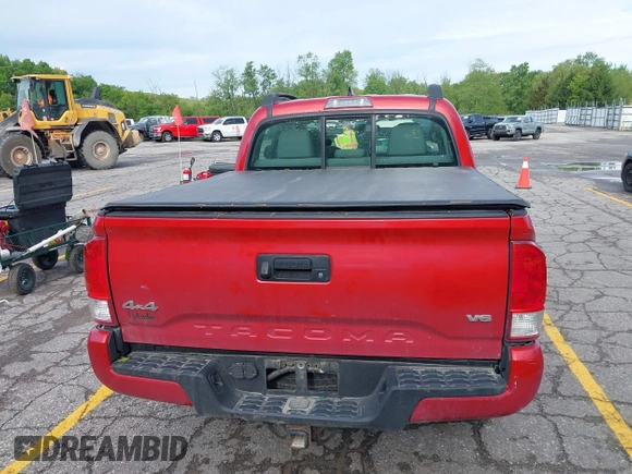 2017 Toyota Tacoma SR5 z VIN 3TMCZ5AN3HM059045, wystawiony jako IAAI lot #42331170 z przebiegiem 269 836 mil mil oraz . Historia ofert i sprzedaży dostępna na DreamBid. Obrazek 16.
