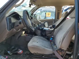 2003 Toyota Tacoma PreRunner z VIN 5TEGN92N63Z213486, wystawiony jako Copart lot #51356715 z przebiegiem 257 994 mil mil oraz Szkoda całkowita • Salvage title. Historia ofert i sprzedaży dostępna na DreamBid. Obrazek 7.