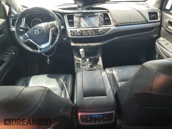 2018 Toyota Highlander SE with VIN 5TDKZRFH9JS528795, listed as a Copart auction lot 54453665 with 114,004 mi miles and Salvage title. Bid and sale history available at DreamBid. Image 8.