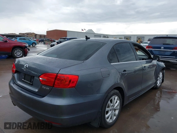 2013 Volkswagen Jetta SE with VIN 3VWDX7AJ1DM443139, listed as a IAAI auction lot 42471738 with 77,578 mi miles and . Bid and sale history available at DreamBid. Image 4.