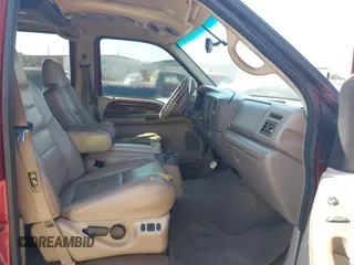 2002 Ford Excursion Limited z VIN 1FMNU42L62EB40225, wystawiony jako IAAI lot #42670777 z przebiegiem 231 351 mil mil oraz . Historia ofert i sprzedaży dostępna na DreamBid. Obrazek 5.