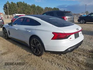 2023 Audi RS e-tron GT z VIN WAUBHBFW5P7903655, wystawiony jako IAAI lot #40952092 z przebiegiem 8959 mil mil oraz . Historia ofert i sprzedaży dostępna na DreamBid. Obrazek 3.