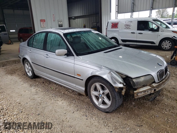 2000 BMW 3 Series 323i with VIN WBAAM3348YFP73443, listed as a Copart auction lot 54165575 with 334,761 mi miles and Salvage title. Bid and sale history available at DreamBid. Image 4.