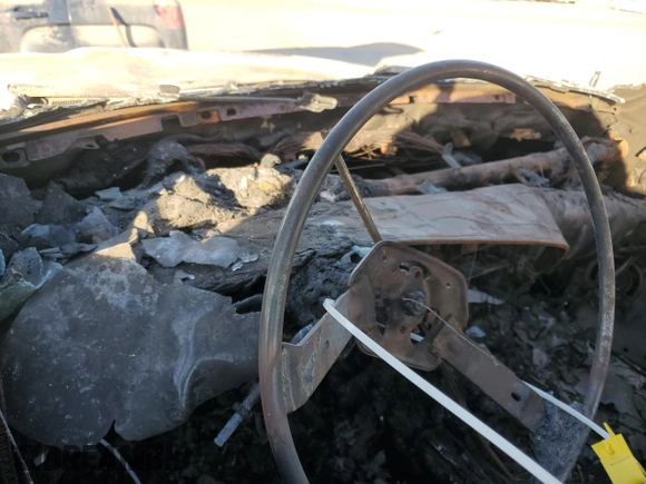 1991 Toyota Pickup DLX z VIN JT4VN13D7M5045456, wystawiony jako Copart lot #77028624 z przebiegiem Nie podano mil oraz Nie do naprawy • Non repairable. Historia ofert i sprzedaży dostępna na DreamBid. Obrazek 9.
