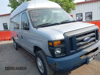 2014 Ford Econoline Cargo Commercial z VIN 1FTNS2EW2EDA21988, wystawiony jako IAAI lot #42369595 z przebiegiem 90 374 mil mil oraz . Historia ofert i sprzedaży dostępna na DreamBid. Obrazek 1.