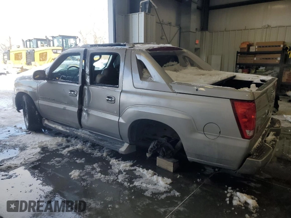 2004 Cadillac Escalade EXT z VIN 3GYEK62N34G324955, wystawiony jako Copart lot #87479764 z przebiegiem 218 127 mil mil oraz Szkody całkowita. Historia ofert i sprzedaży dostępna na DreamBid. Obrazek 2.