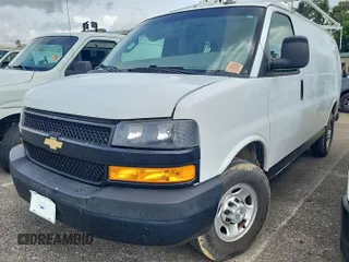 2018 Chevrolet Express Cargo z VIN 1GCWGAFP7J1337793, wystawiony jako IAAI lot #42854414 z przebiegiem 151 274 mil mil oraz . Historia ofert i sprzedaży dostępna na DreamBid. Obrazek 22.
