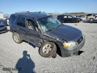 2006 Ford Escape XLT with VIN 1FMCU03186KA77066, listed as a Copart auction lot 48992595 with 194,629 mi miles and Salvage Title. Bid and sale history available at carsss.com. Image 4.