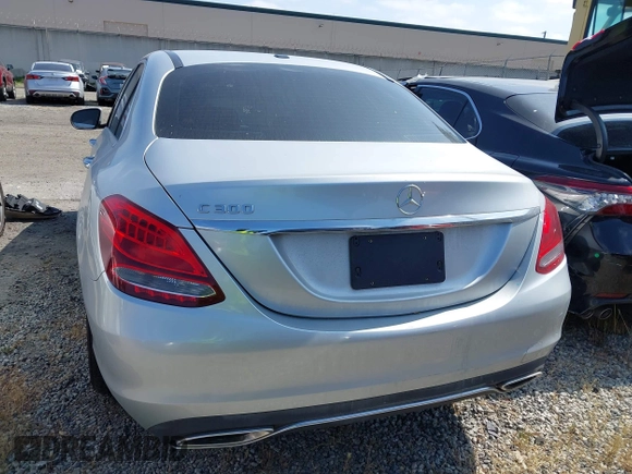 2018 Mercedes-Benz C with VIN 55SWF4JB4JU257082, listed as a IAAI auction lot 41807042 with 90,197 mi miles. Bid and sale history available at carsss.com. Image 17.