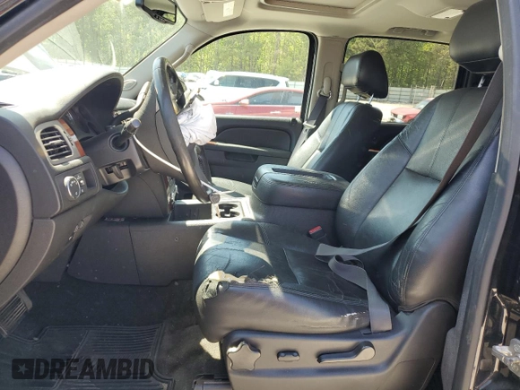 2013 Chevrolet Avalanche LT with VIN 3GNMCFE01DG177802, listed as a Copart auction lot 52987555 with 231,777 mi miles and Salvage title. Bid and sale history available at DreamBid. Image 7.