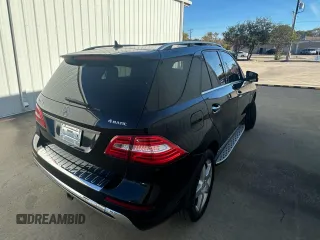 2012 Mercedes-Benz M 550 with VIN 4JGDA7DB4CA049084, listed as a Copart auction lot 83238734 with 88,571 mi miles and Clean title. Bid and sale history available at DreamBid. Image 4.